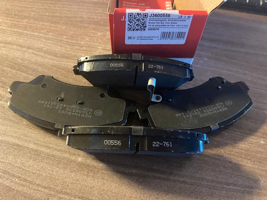 HYUNDAI ACCENT BLUE 11>ELANTRA 11>İ30 12>18 İ20 14>16 ELANTRA 16>KIA RİO 11>17> CEED 12>18 ÖN FREN BALATASI PİM YAY DELİKLİ - Yedek Parça
