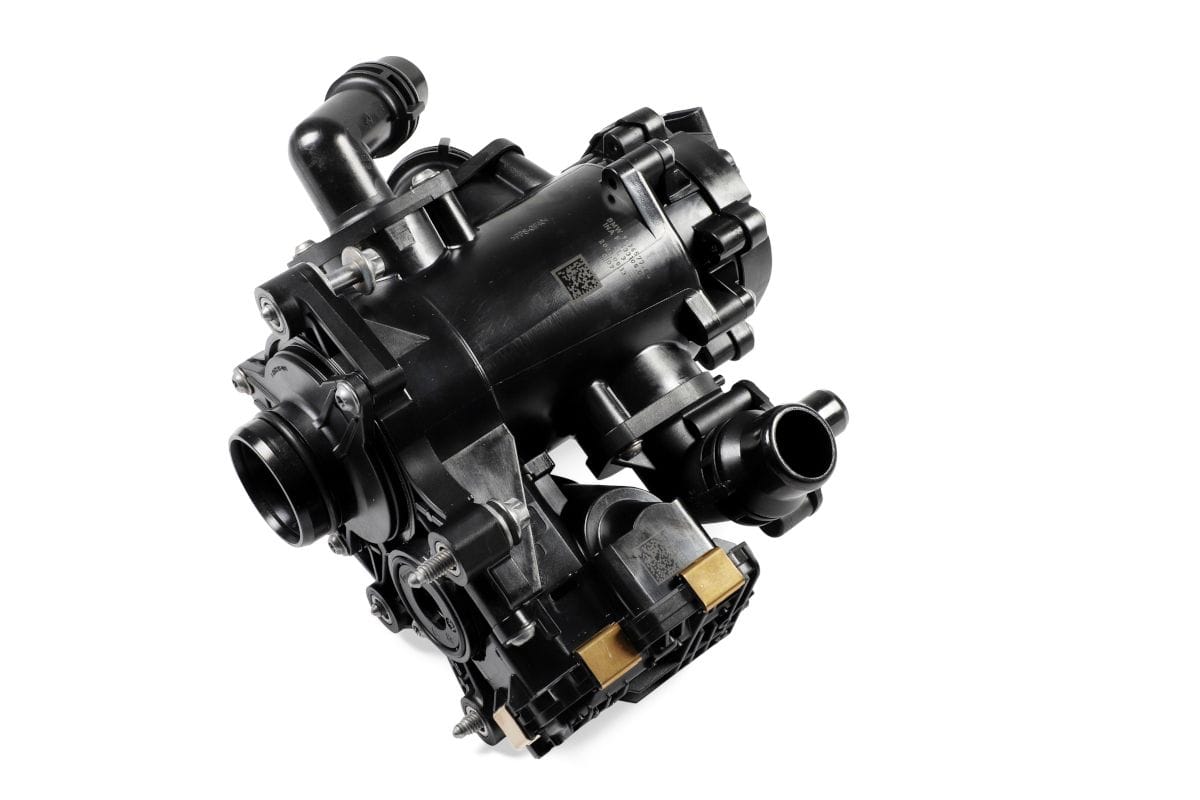 BMW X1 U11 B38 TERMOSTAT KOMPLE 11539896577 - Yedek Parça